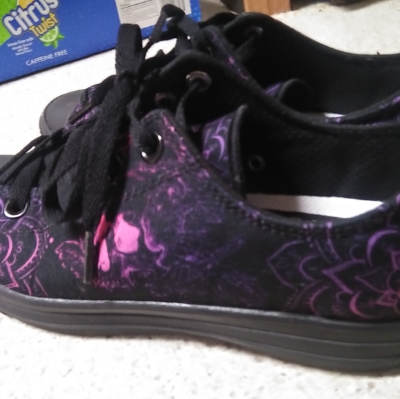 Mandala skull sneakers - Picture 2 of 3